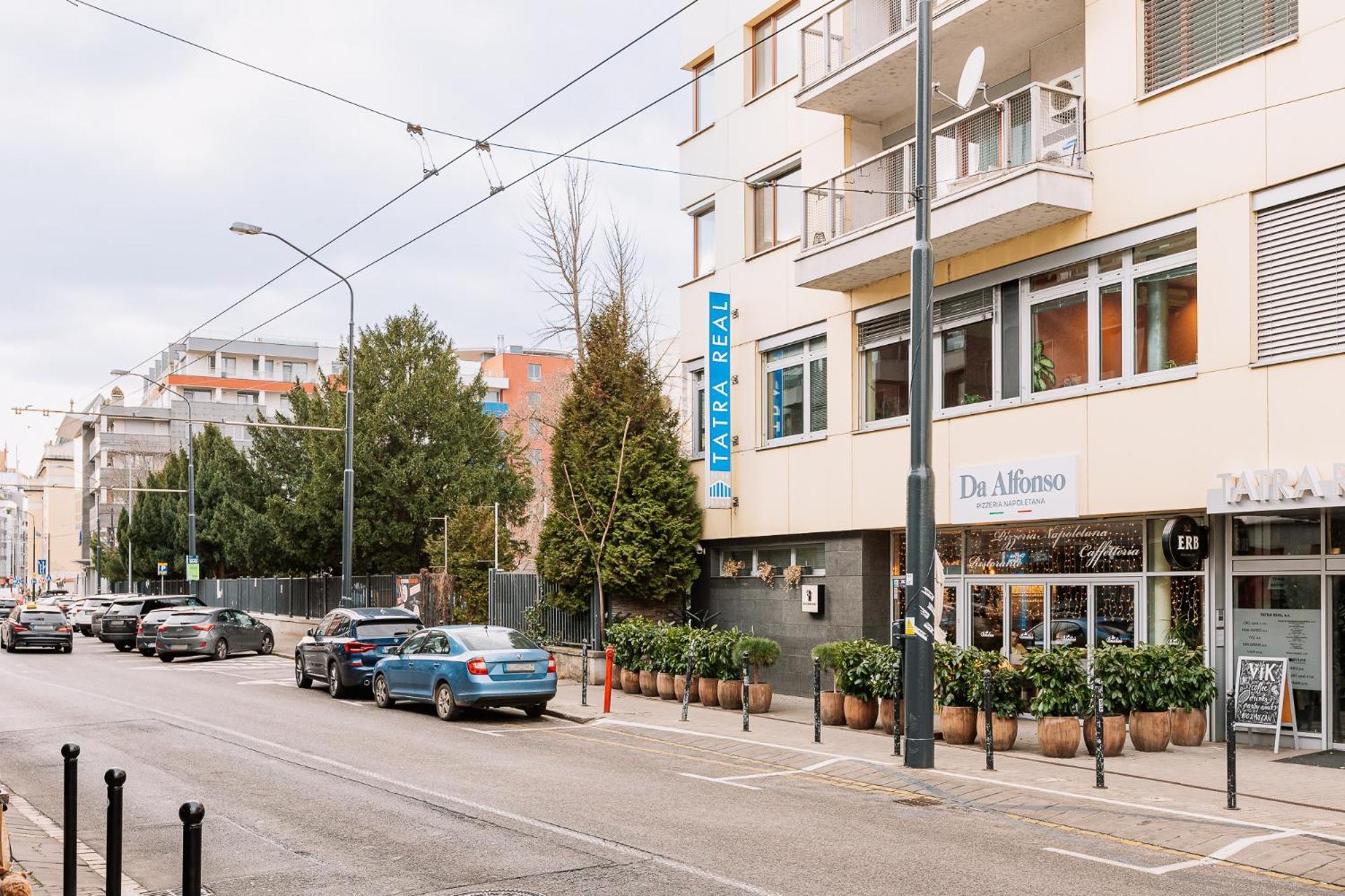 Skau 1 Old Town Family & Business Apartment Free Parking Bratislava Eksteriør bilde